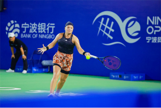 第三人跑动 第三人跑动